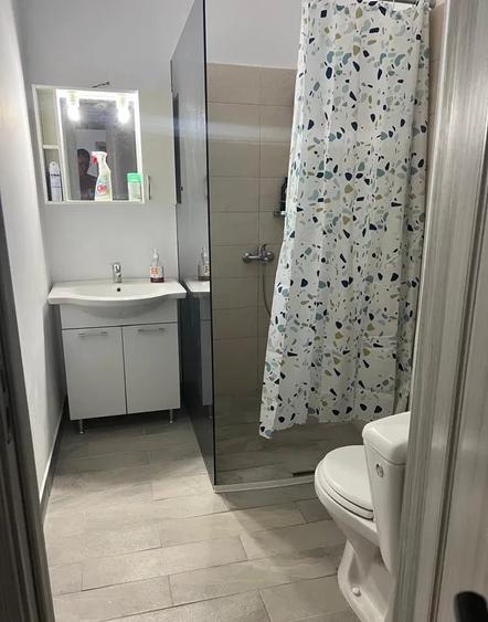Apartament cu 2 camere semidecomandat, mobilat în Berceni