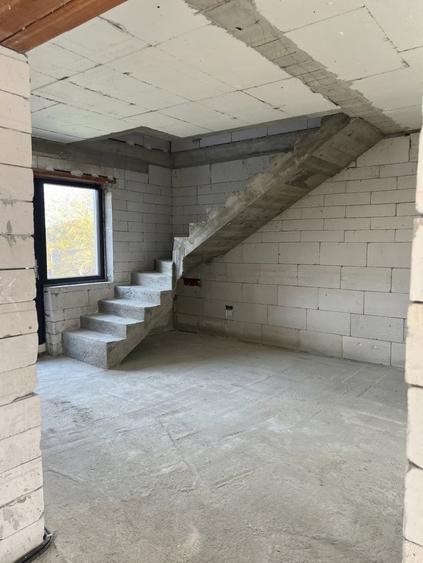 Casă individuală cu 4 camere cu Teren 300 Mp în Câmpenești