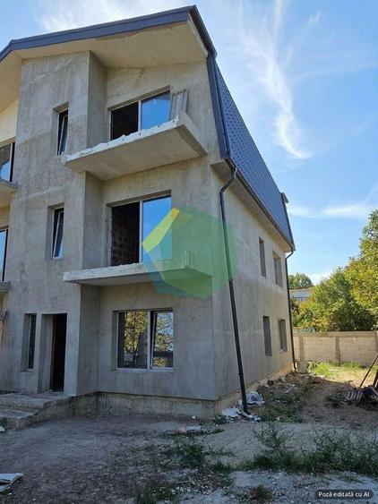 Casă cu 5 camere cu Canalizare în Est