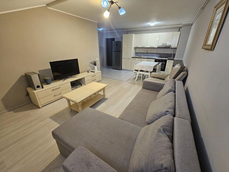 Apartament cu 2 camere decomandat în Roșu