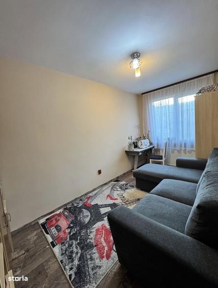 Apartament cu 3 camere în Săsar