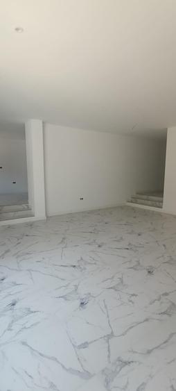 Apartament cu 3 camere decomandat în Găgeni