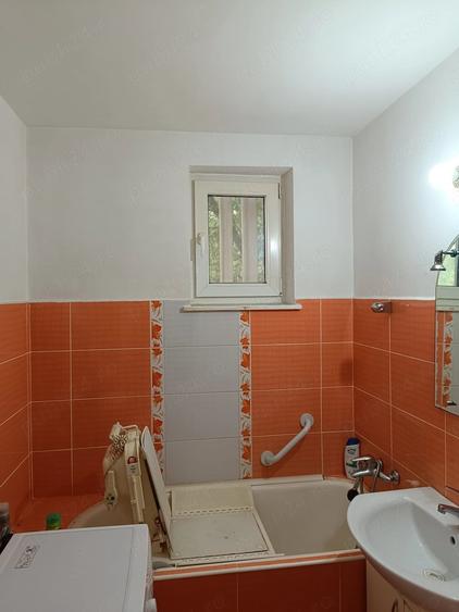 Apartament cu 2 camere semidecomandat în Rogerius