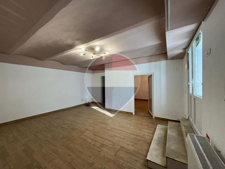 Spațiu comercial, de 73 mp, în Central