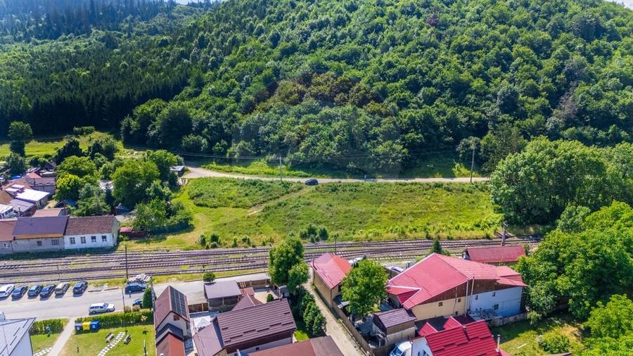 Teren Construcții intravilan de 4830 mp, în Cristian