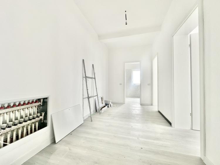 Apartament cu 3 camere decomandat în Urseni