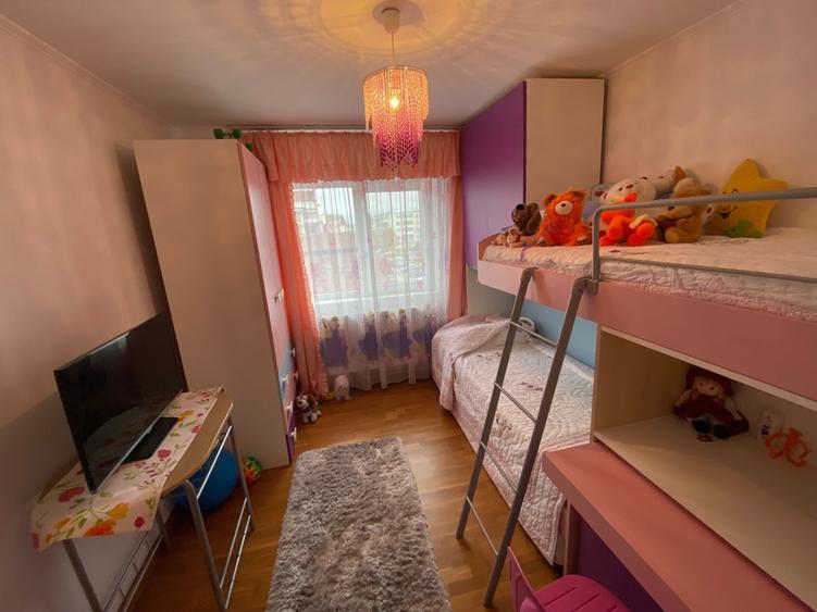 Apartament cu 3 camere decomandat în Central