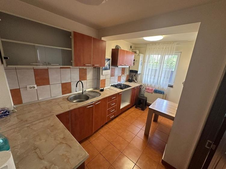 Casă cu 3 camere în Central