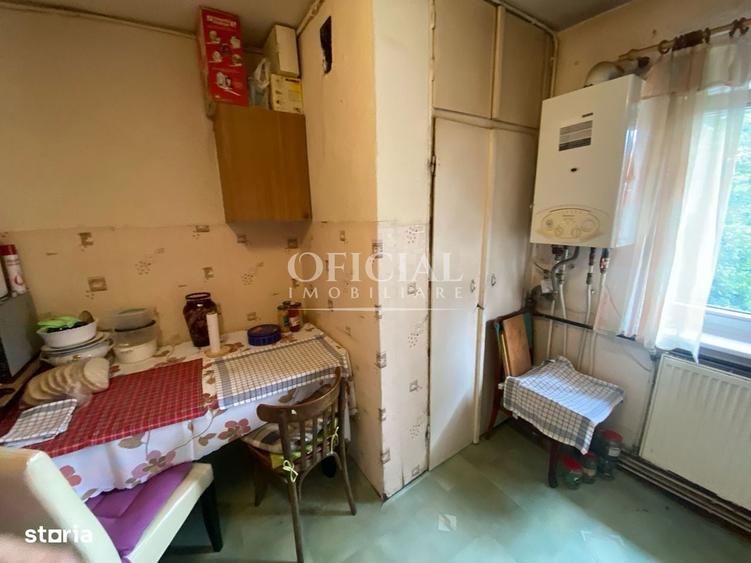Apartament cu 4 camere decomandat în Central