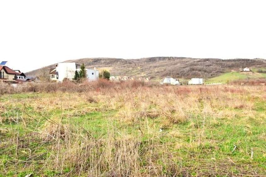 Teren intravilan de 3700 mp, în Exterior Nord