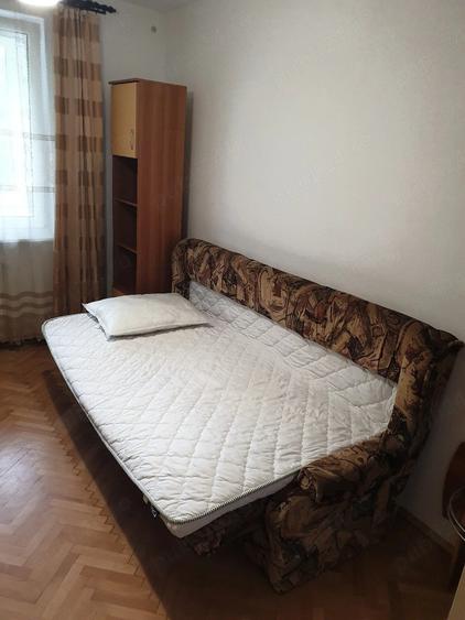 Apartament cu 3 camere decomandat în Cornișa
