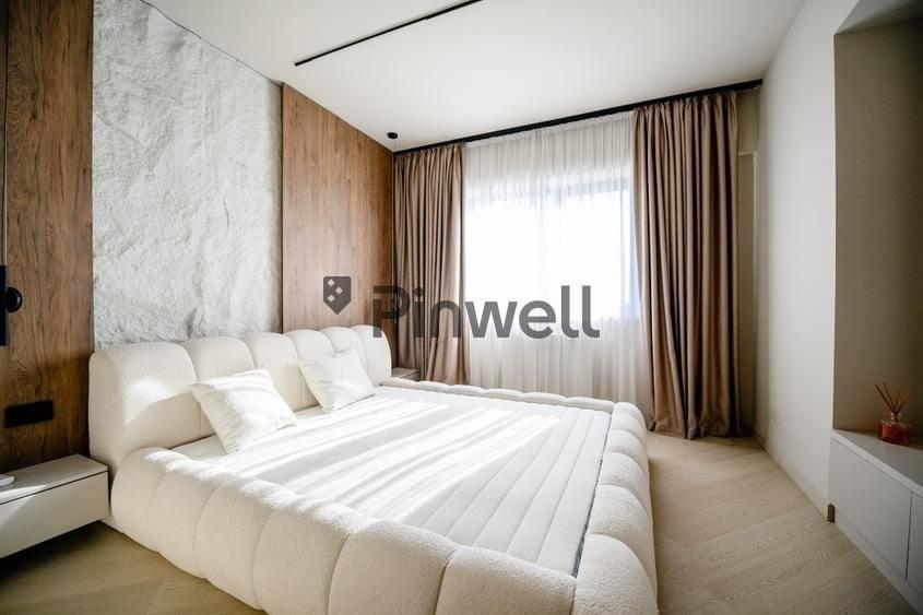 Apartament cu 3 camere semidecomandat, mobilat în Central