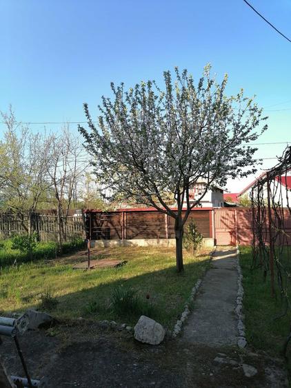 Casă cu 4 camere în Buzoești