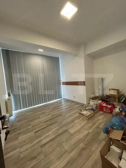 Apartament cu 3 camere decomandat în Tudor