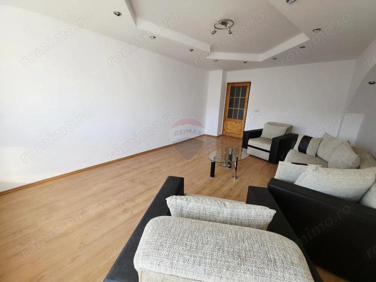 Apartament cu 2 camere decomandat în 1 Mai