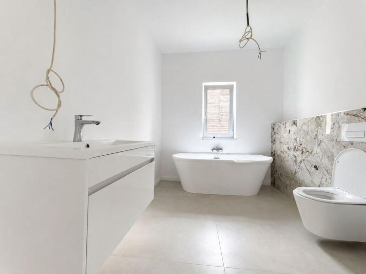 Duplex cu 4 camere cu Canalizare în Ghiroda