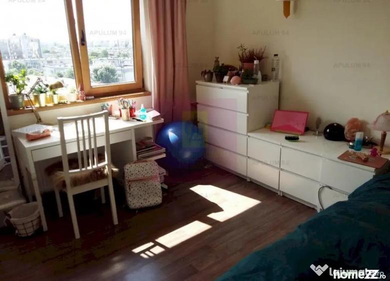 Apartament cu 4 camere decomandat în Vitan