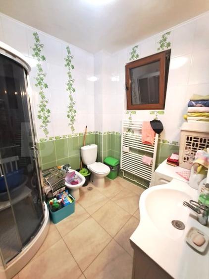 Casă individuală cu 5 camere cu Canalizare în Hărman