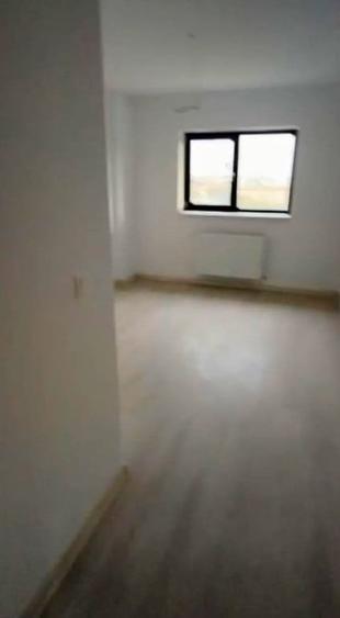 Apartament cu 2 camere semidecomandat în Titan