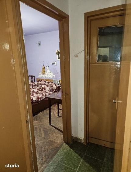 Apartament cu 2 camere semidecomandat în Calea București
