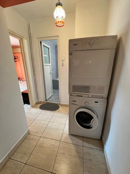 Apartament cu 3 camere decomandat, mobilat în Iancului