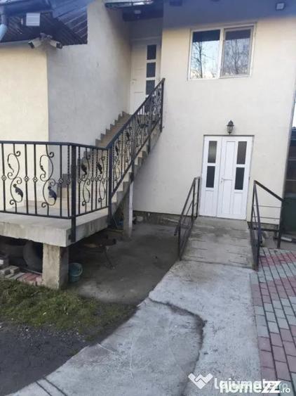 Casă cu 5 camere cu Teren 1000 Mp în Grămești