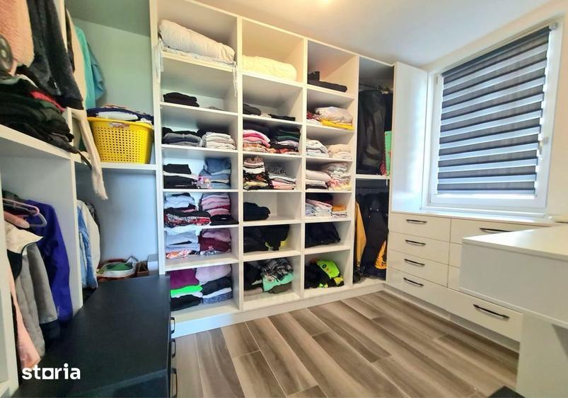 Casă cu 5 camere cu Teren 200 Mp în Tineretului
