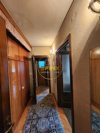 Apartament cu 3 camere semidecomandat în Gara de Nord