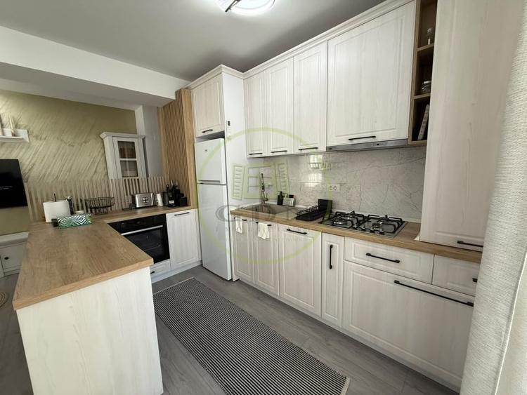 Apartament cu 3 camere, mobilat în Rovine