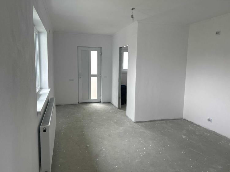 Casă cu 3 camere în Central