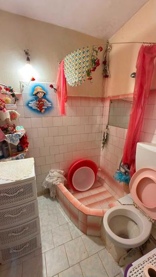 Apartament cu 3 camere decomandat în Micro 16