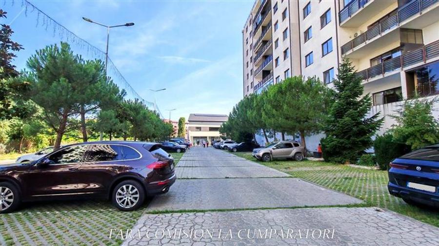 Apartament cu 2 camere semidecomandat, mobilat în Libertății
