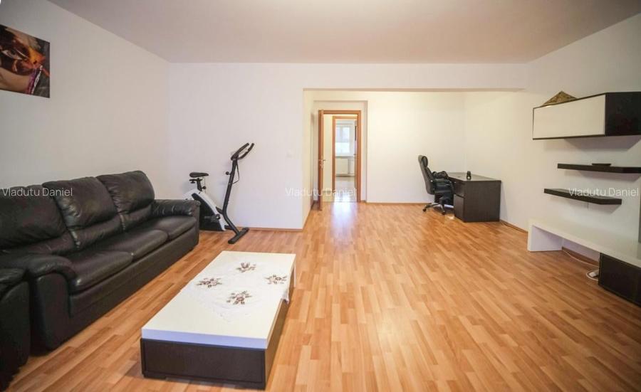 Apartament cu 3 camere decomandat, mobilat în Drumul Taberei