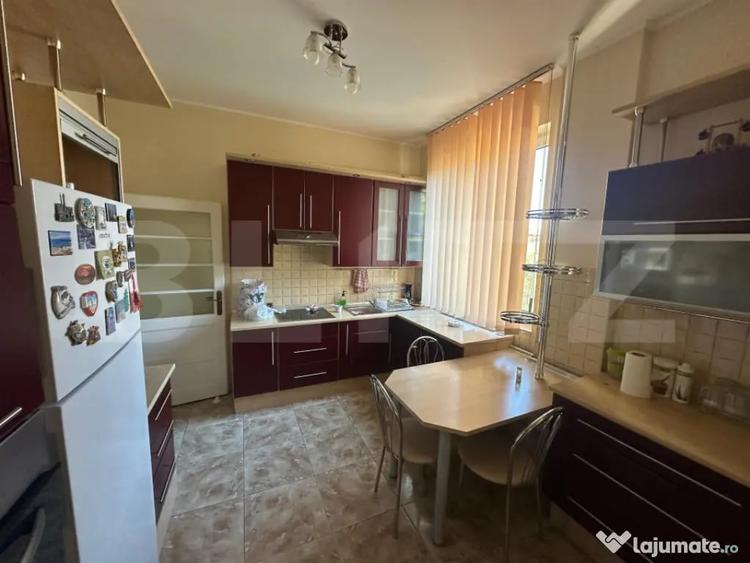 Apartament cu 3 camere decomandat, mobilat în Titulescu