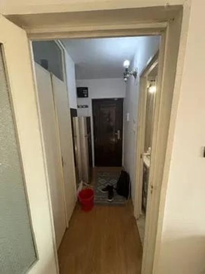 Garsonieră decomandată în Girocului