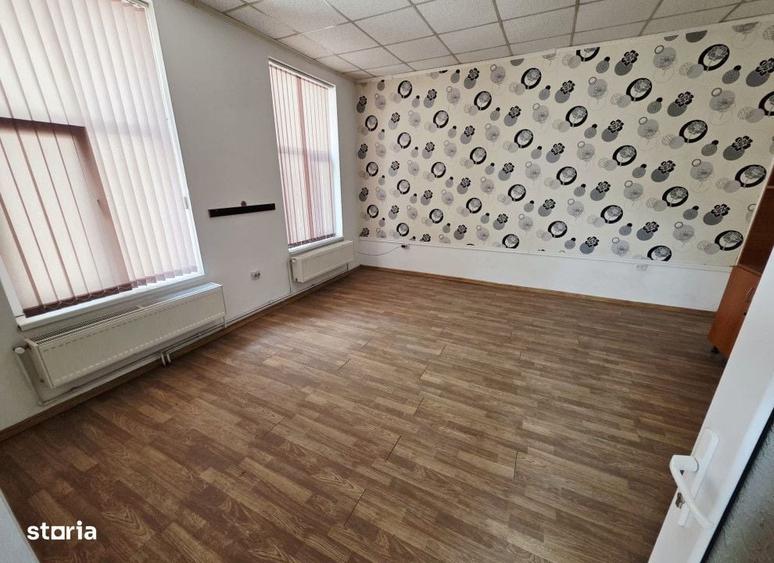 Spațiu comercial, de 65 mp, în Piața Unirii