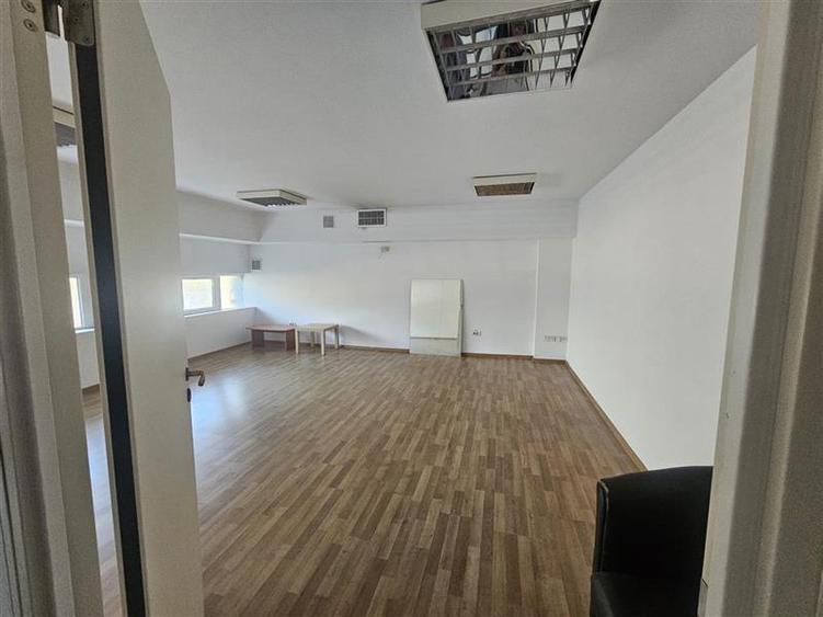 Spațiu industrial, de 350 mp, în Barbu Văcărescu