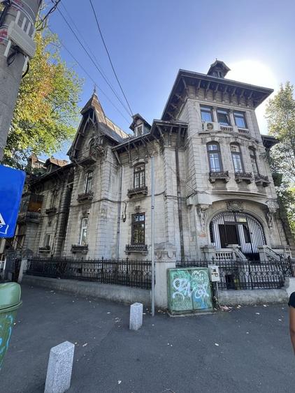 Apartament cu 3 camere decomandat în Plevnei