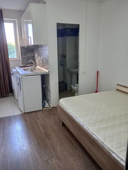 Garsonieră decomandată în Apărătorii Patriei