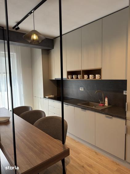 Apartament cu 2 camere decomandat în Tractorul
