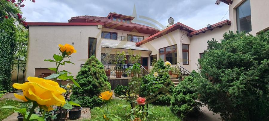 Casă cu 10 camere cu Piscina în Snagov