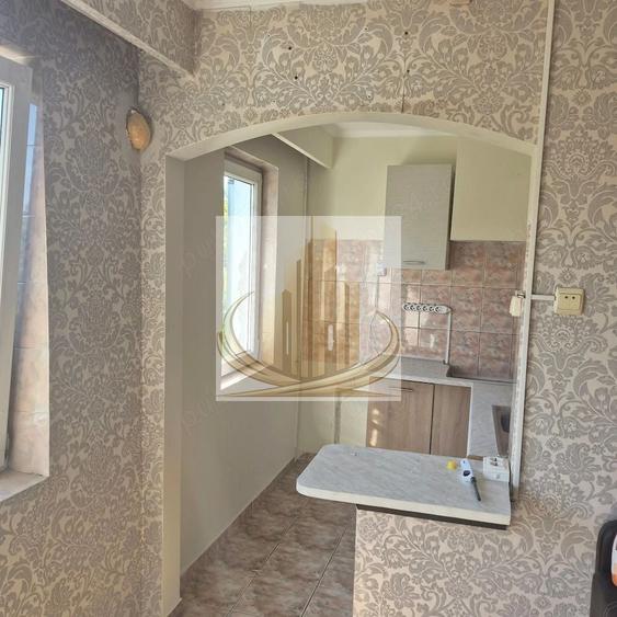Apartament cu 3 camere semidecomandat în Șagului