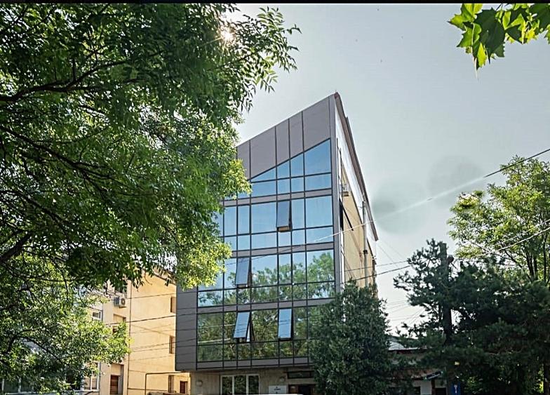 Birou, de 952 mp, în Drumul Sării