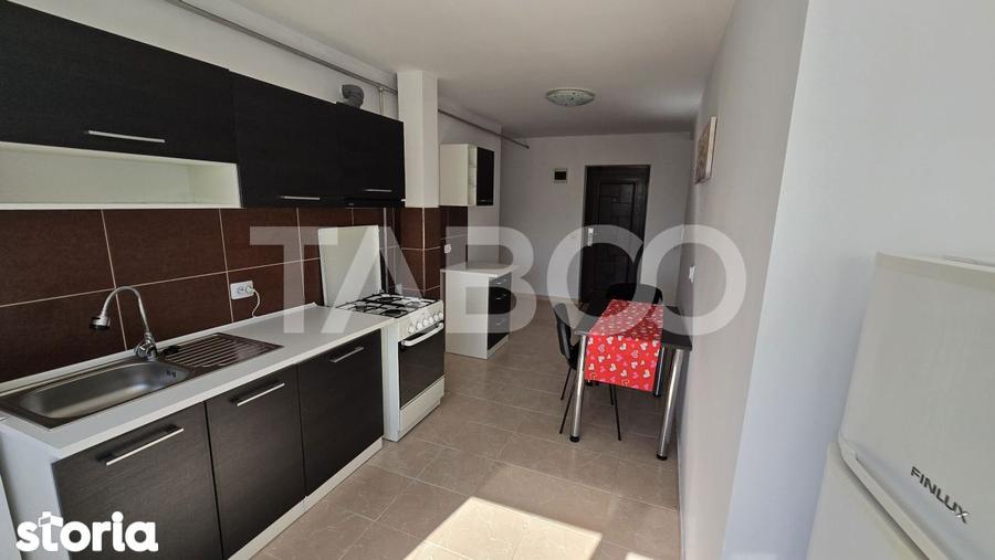 Apartament cu 3 camere decomandat, mobilat în Ștrand
