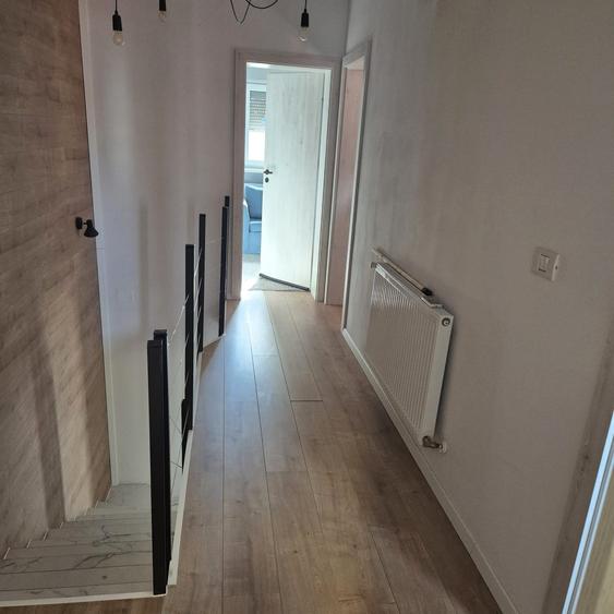 Duplex cu 4 camere cu Canalizare în Dumbrăvița