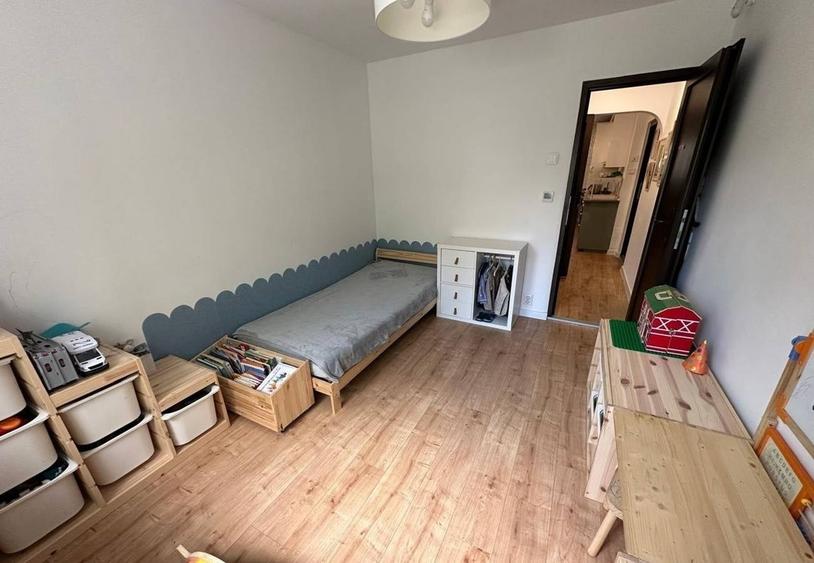 Apartament cu 3 camere decomandat în Plopilor