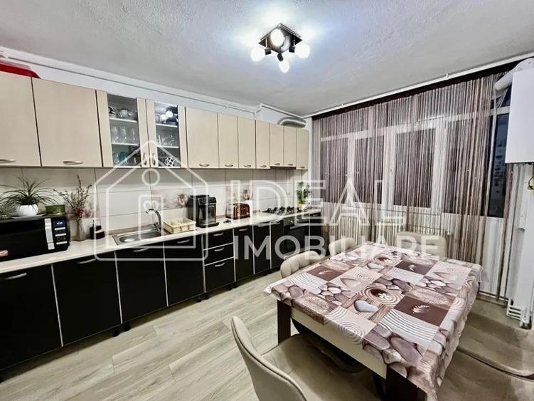Apartament cu 3 camere decomandat în Vasile Aaron