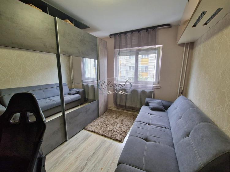 Apartament cu 3 camere decomandat, mobilat în Între Lacuri