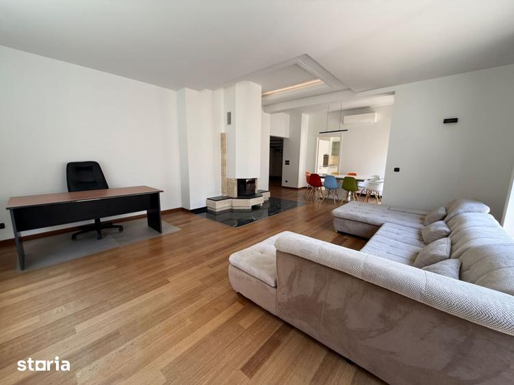 Apartament cu 5 camere în Primăverii