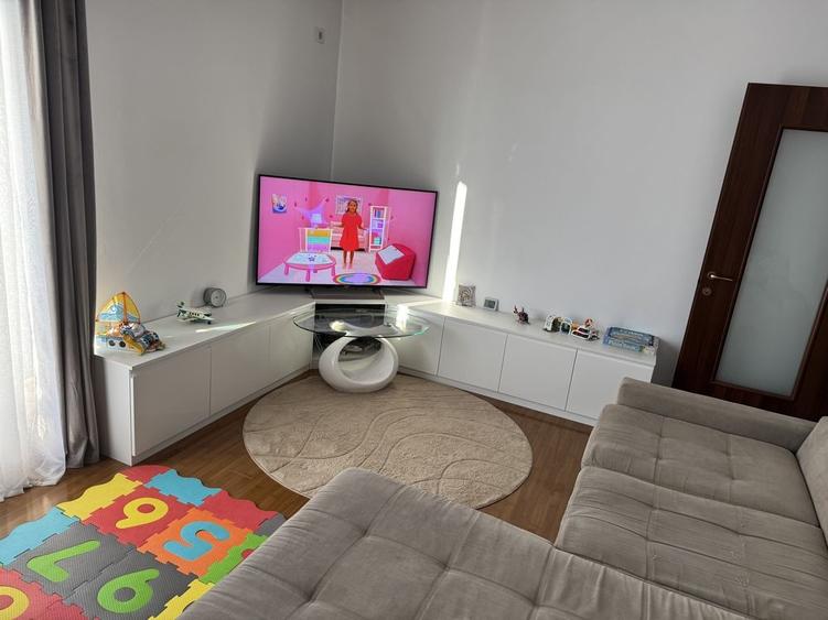 Apartament cu 2 camere semidecomandat în Dămăroaia